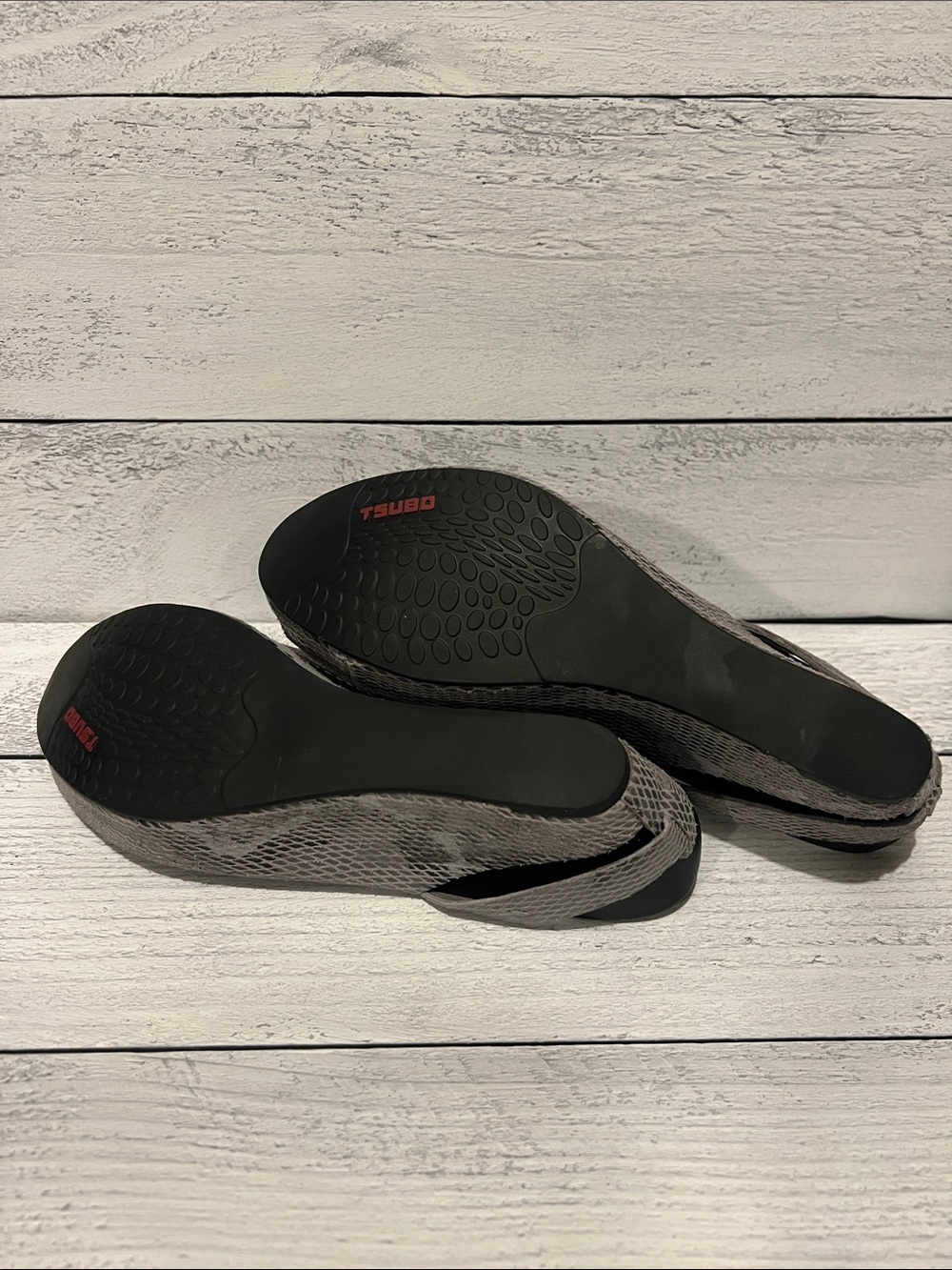Tsubo Gray Open-Toe Slide Sandals with Textured Upper - Picture 8 of 9